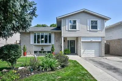 Detached in Oakville