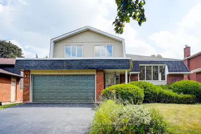 Detached in Oakville