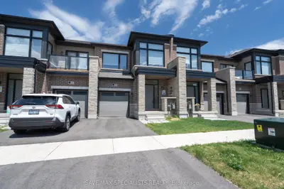 Att/Row/Townhouse in Milton