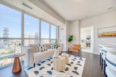 Condo Apartment in Mississauga