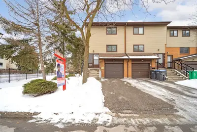 Condo Townhouse in Brampton