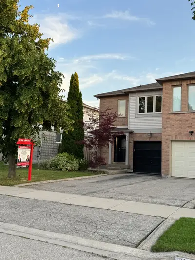 Semi-Detached in Oakville
