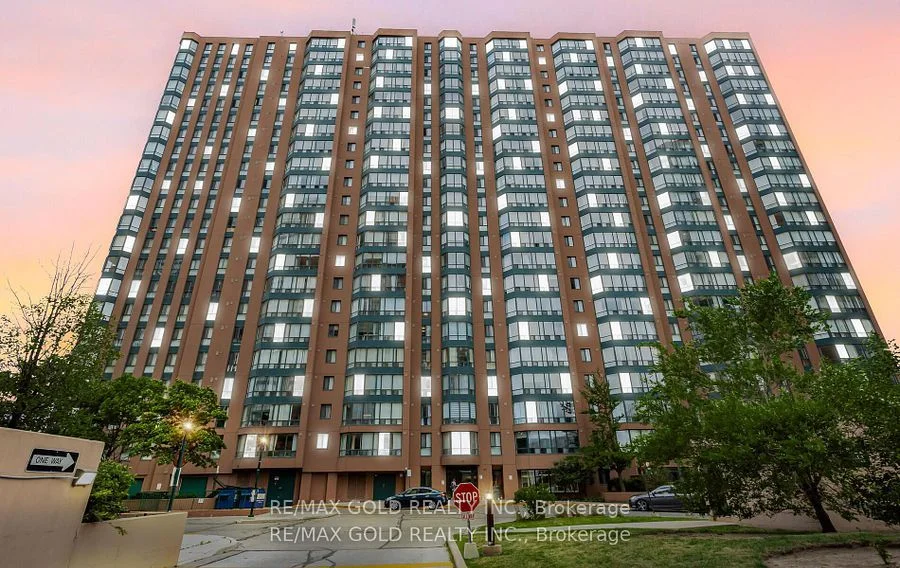 155 Hillcrest Avenue 1213, Mississauga, ON L5B 3Z2