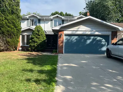 Detached in Burlington