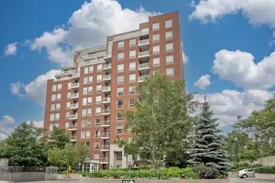 Condo Apartment in Oakville