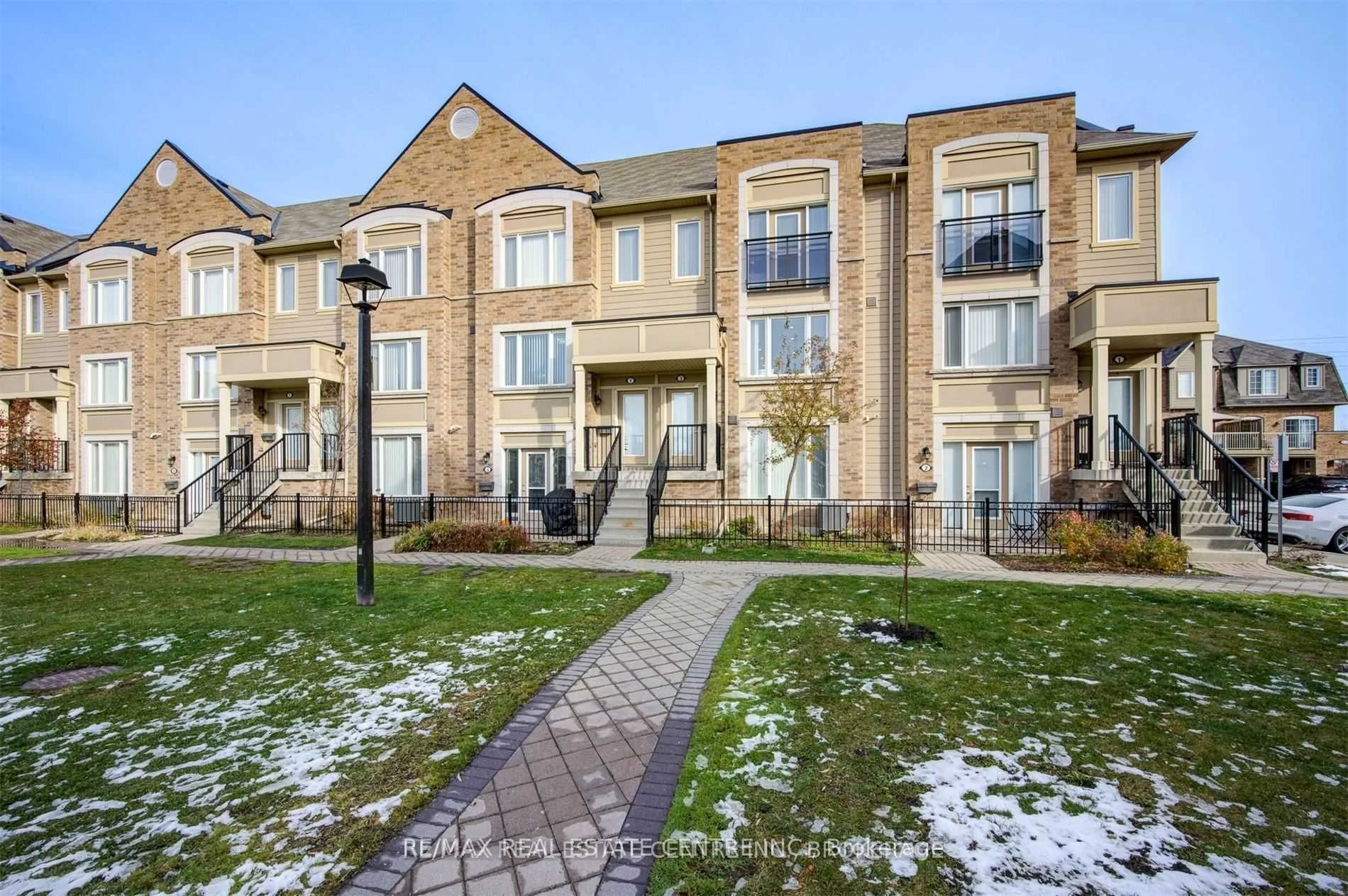 3135 Boxford Crescent 03, Mississauga, ON L5M 0X1