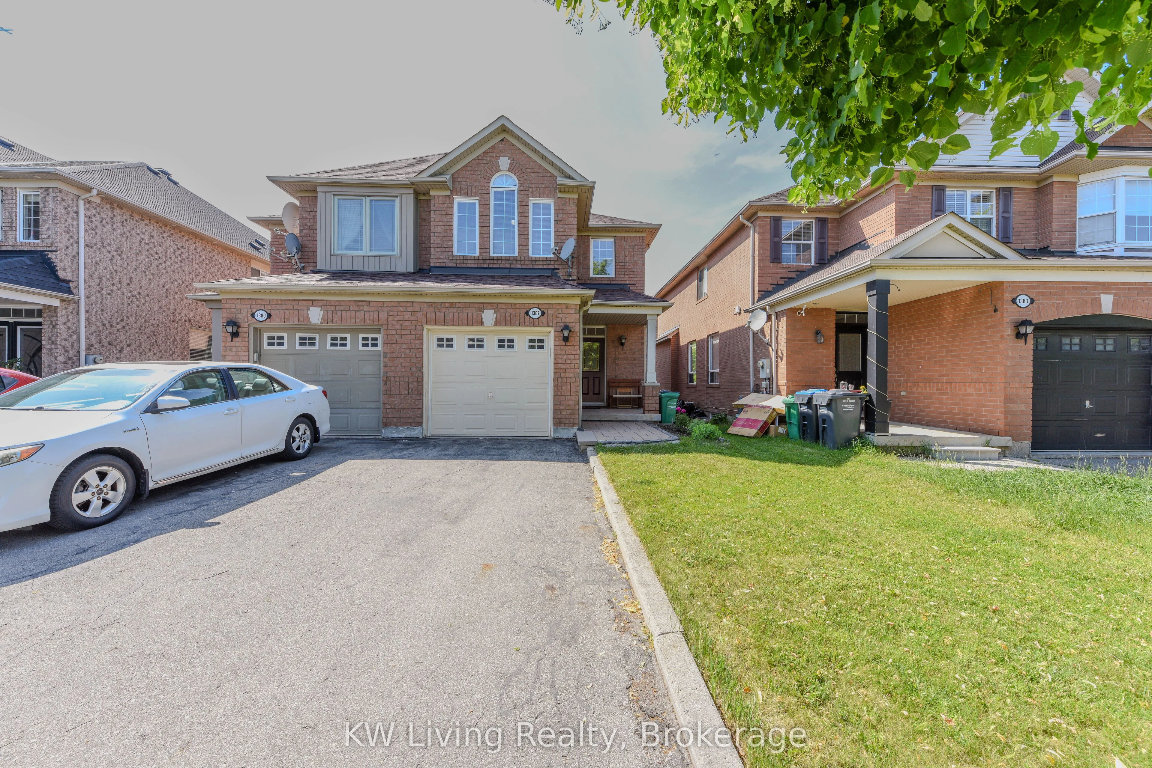 1387 Weir Chase, Mississauga, ON L5V 2X1