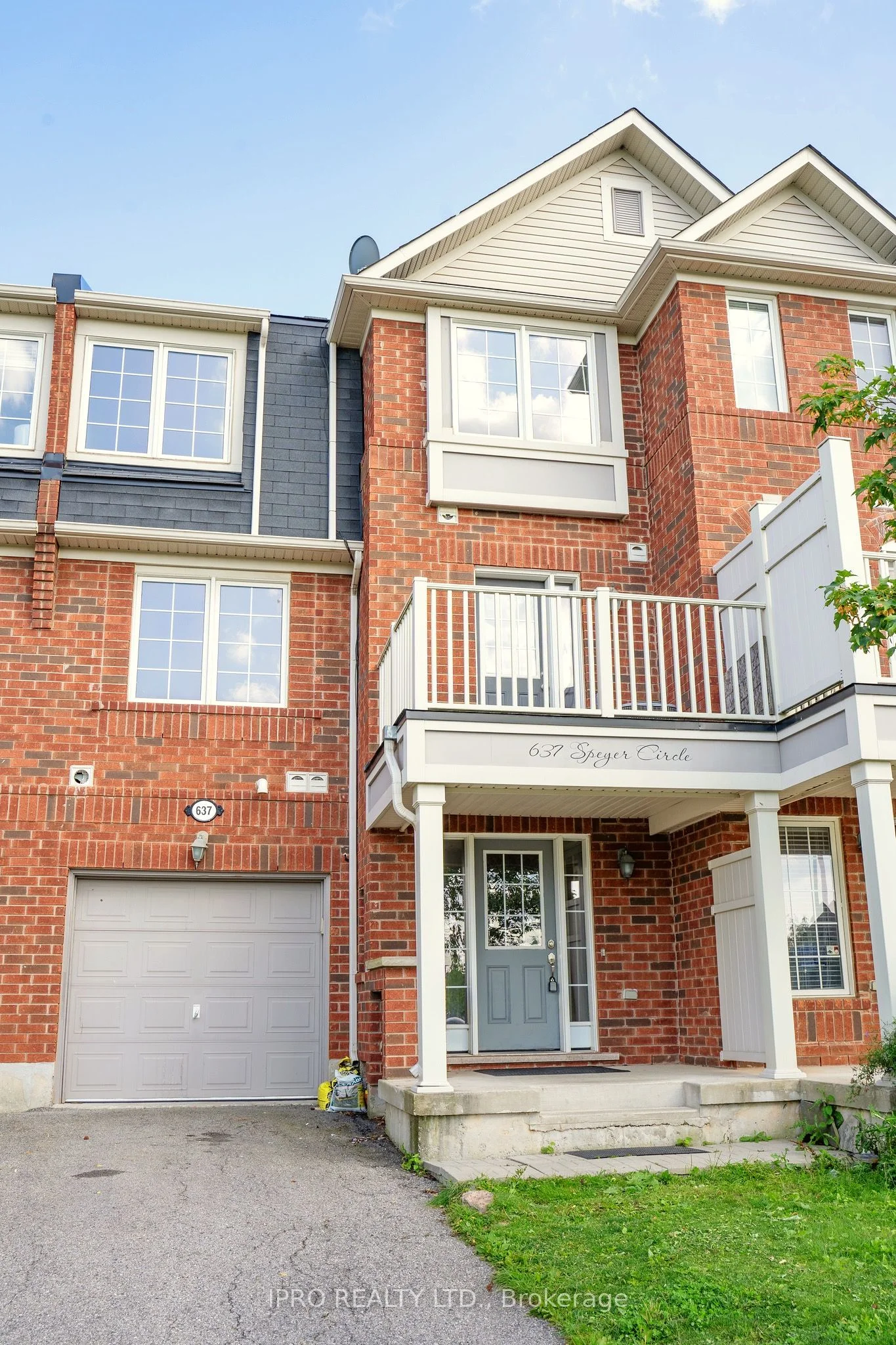 Att/Row/Townhouse in Milton