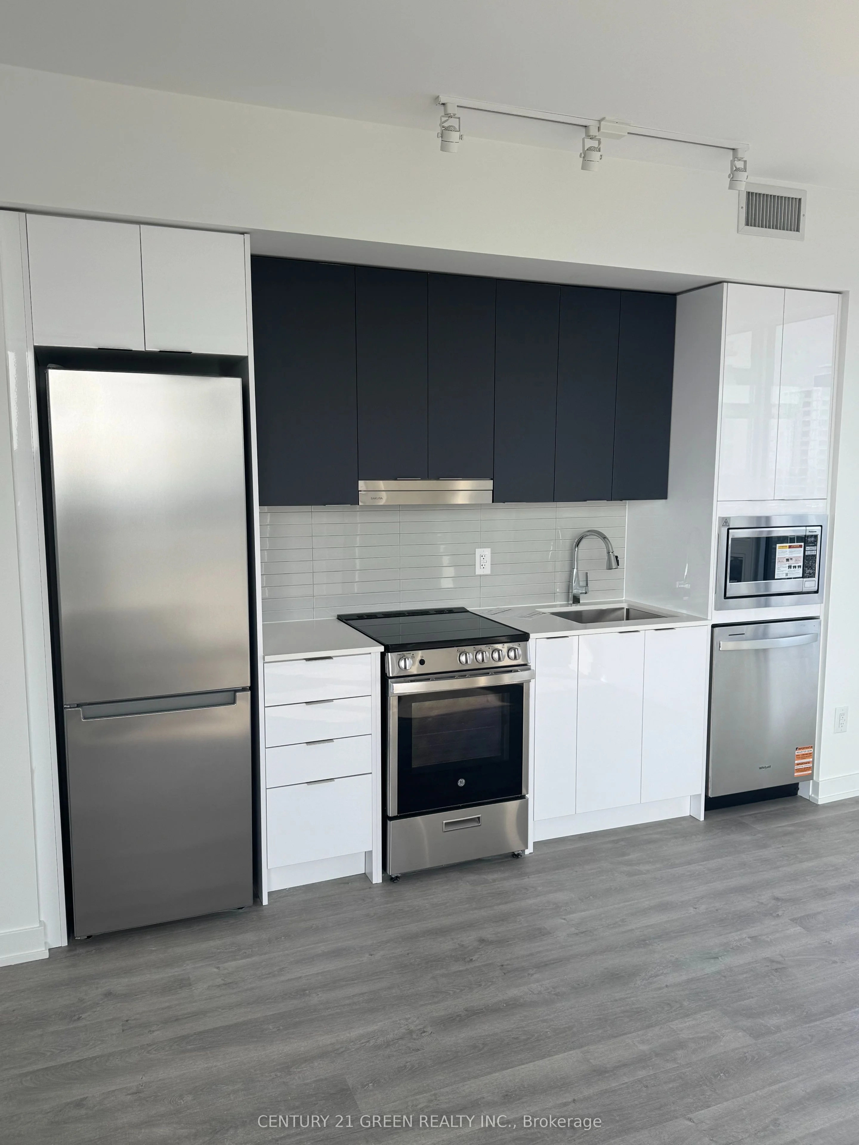 5105 Hurontario Street 1905, Mississauga, ON L4Z 3X7