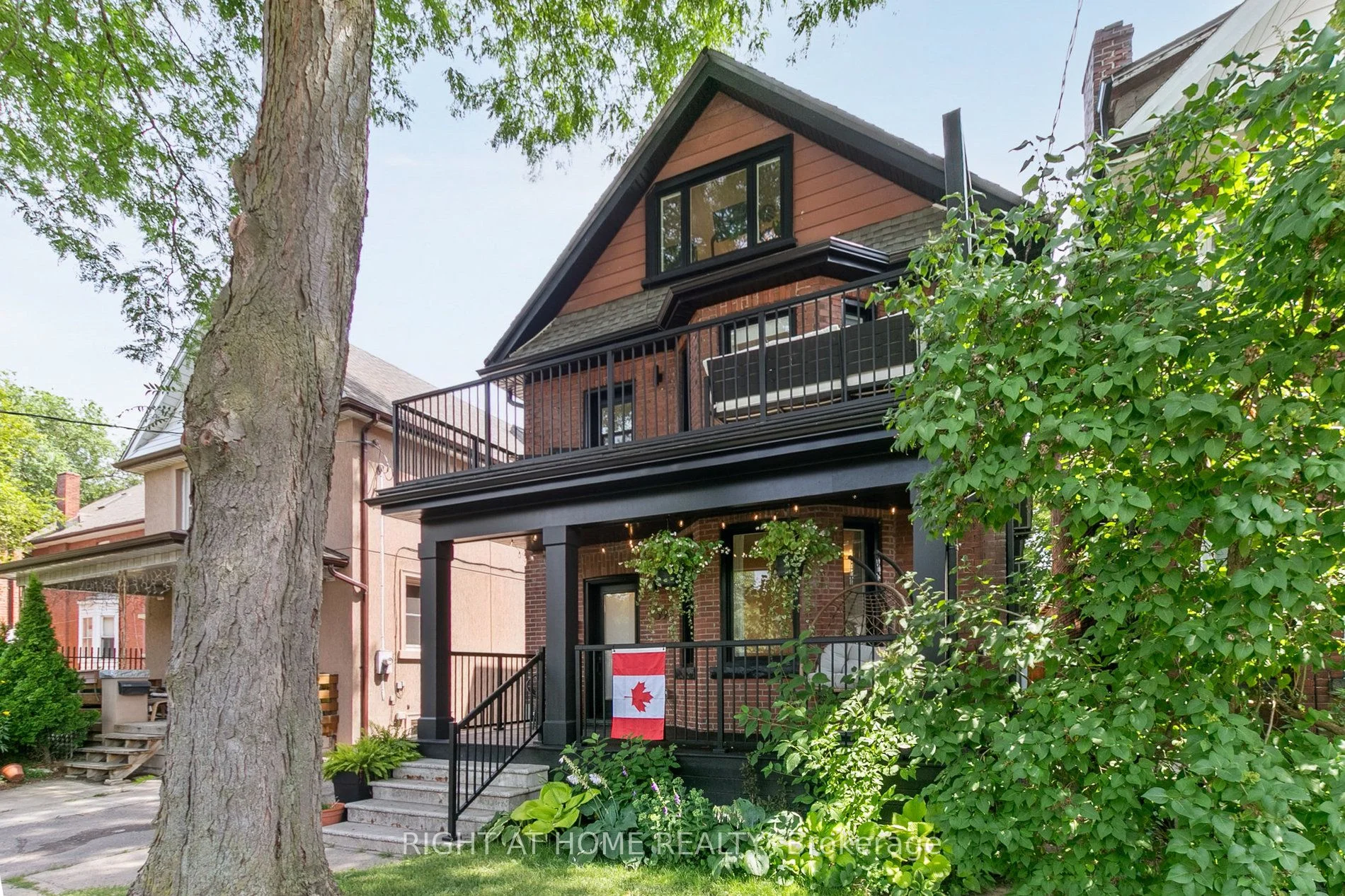 159 Mavety Street 3, Toronto W02, ON M6P 2L8
