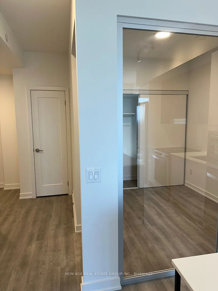 5105 HURONTARIO ST Street 2107, Mississauga, ON L4Z 0C9