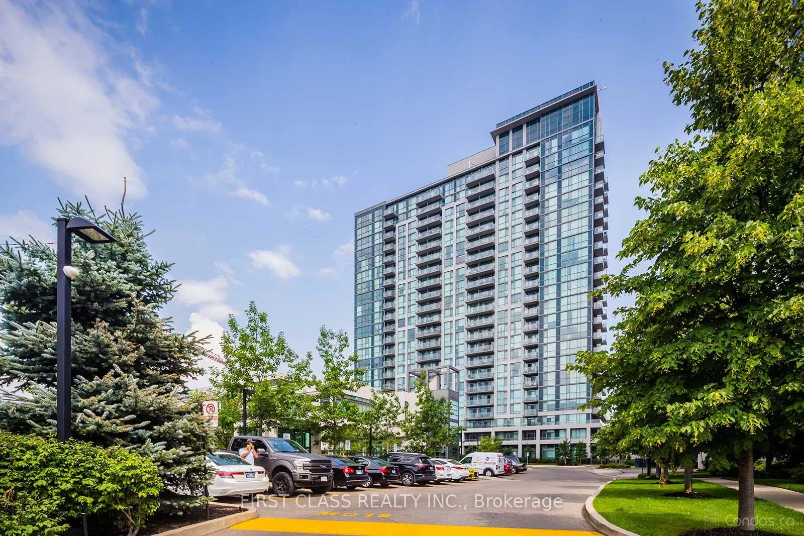 339 Rathburn Road W 1615, Mississauga, ON L5B 0C8