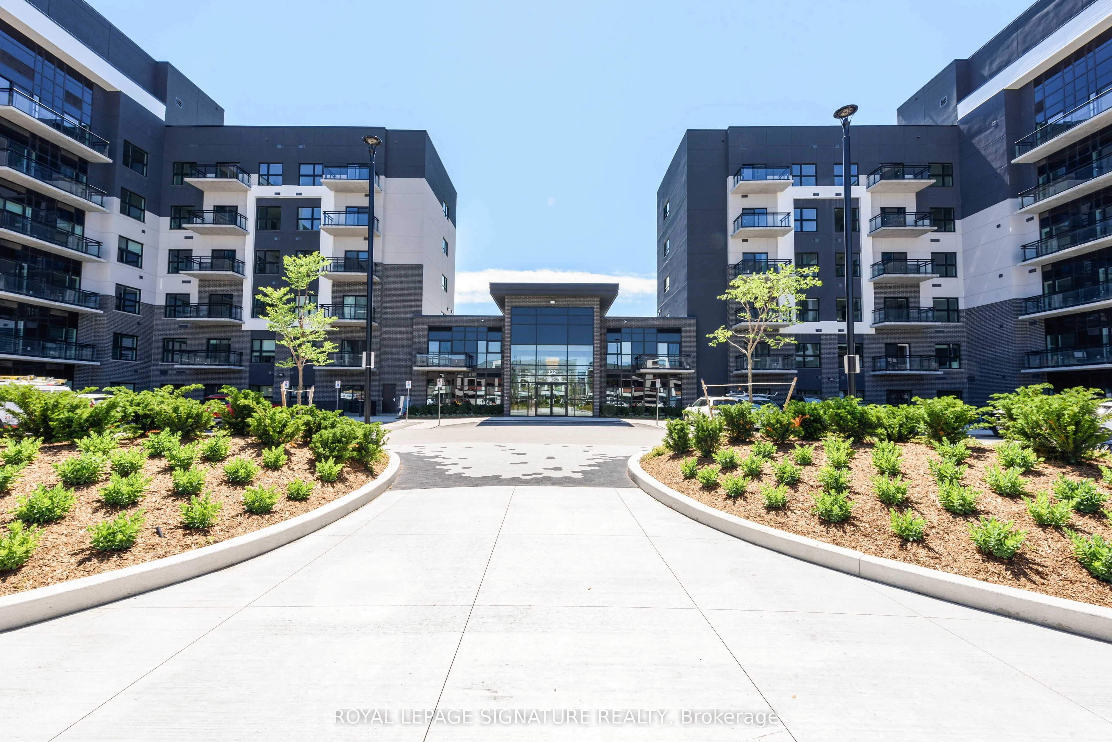 102 Grovewood Common 123, Oakville, ON L6H 0X2