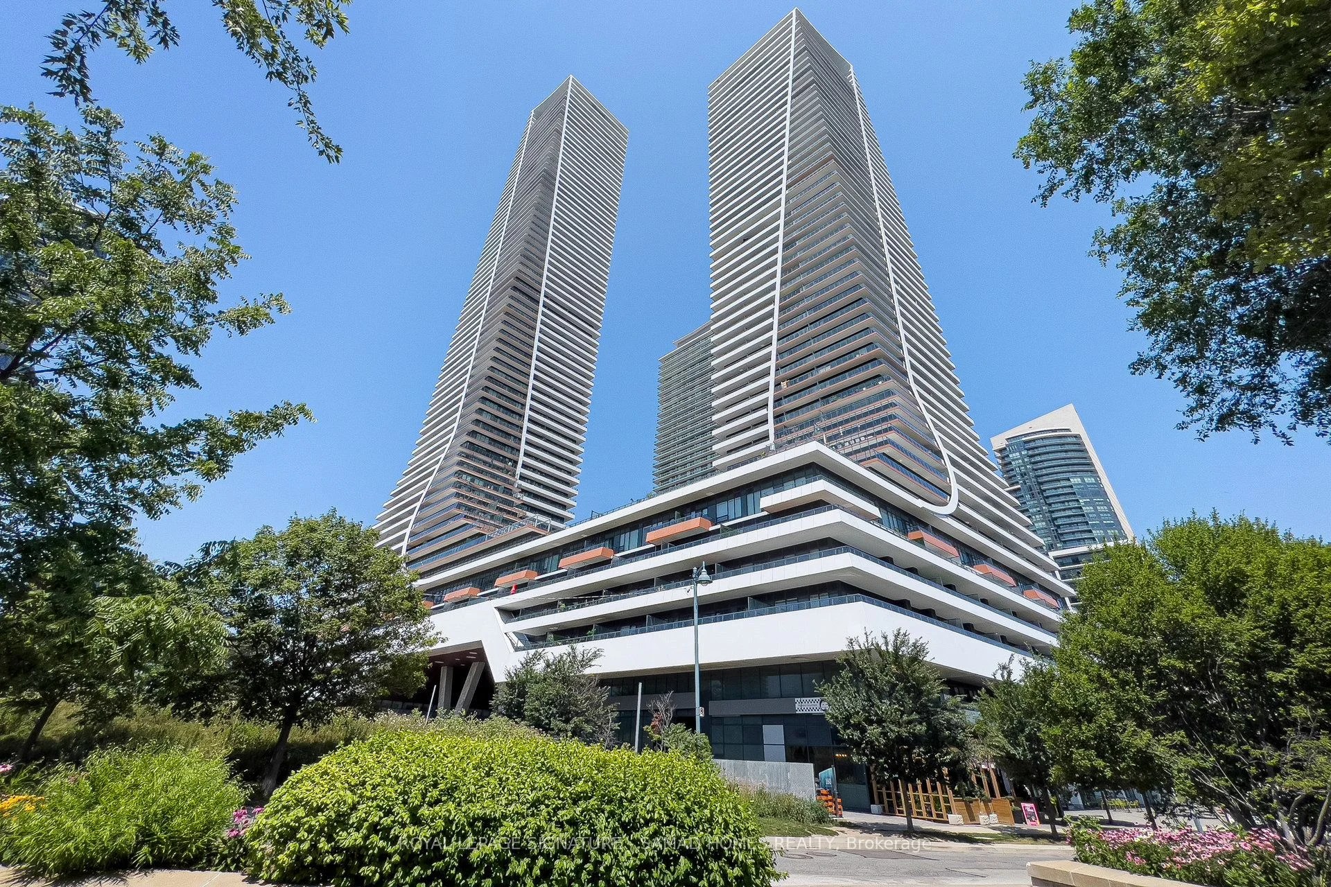 20 Shore Breeze Drive 909, Toronto W06, On M8v 0c7