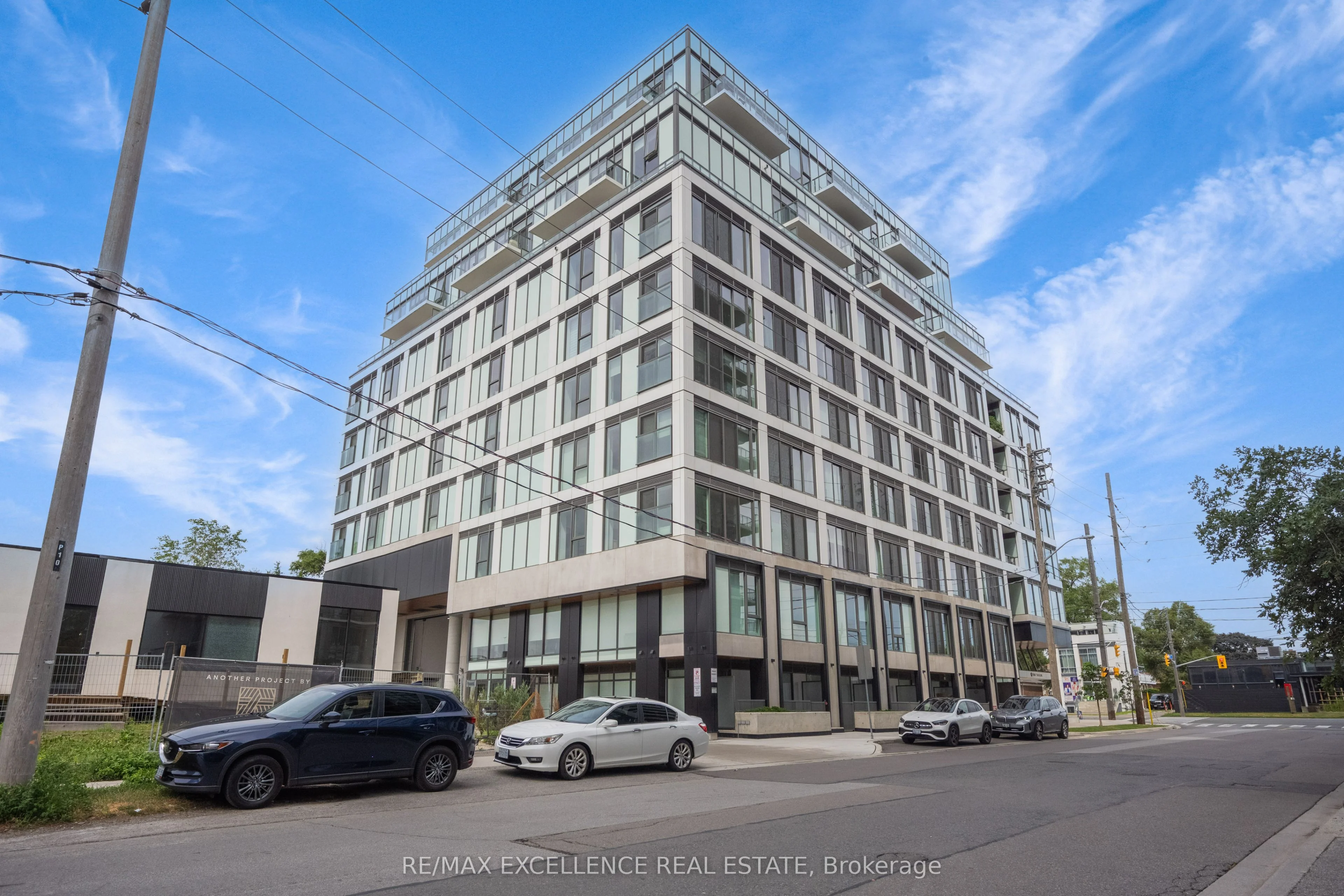 1195 The Queensway Street 702, Toronto W08, ON M8Z 0H1