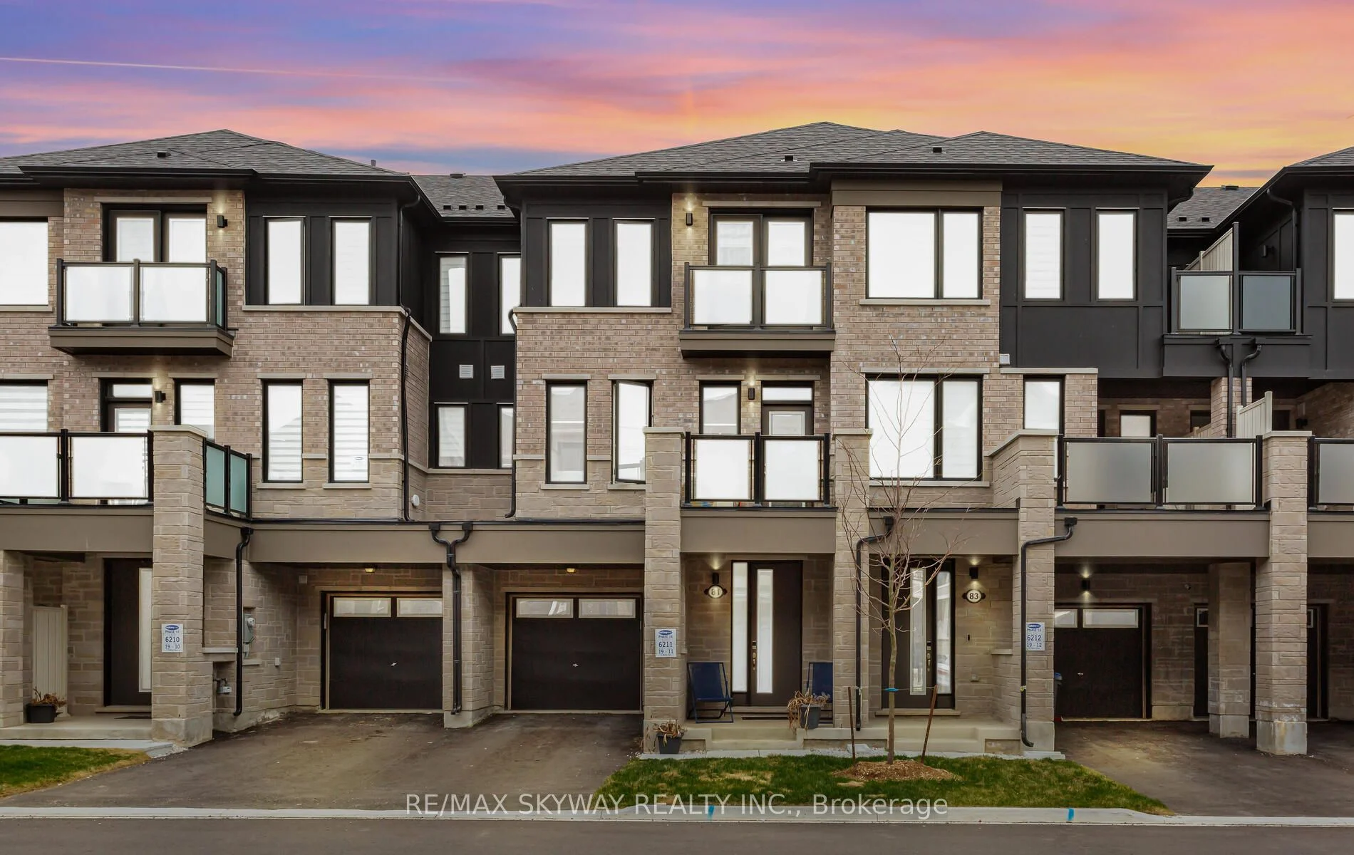 Att/Row/Townhouse in Brampton