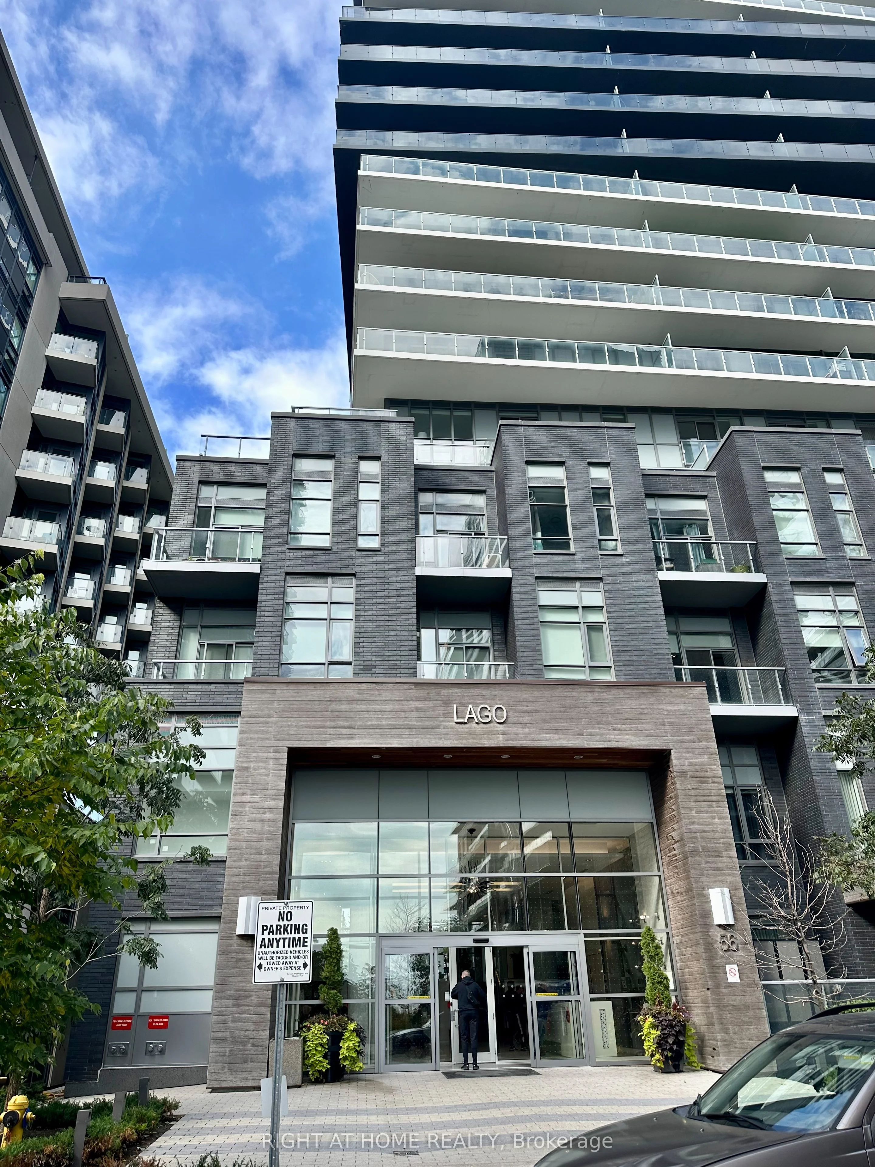 56 ANNIE CRAIG Drive 1001, Toronto W06, ON M8V 0C8