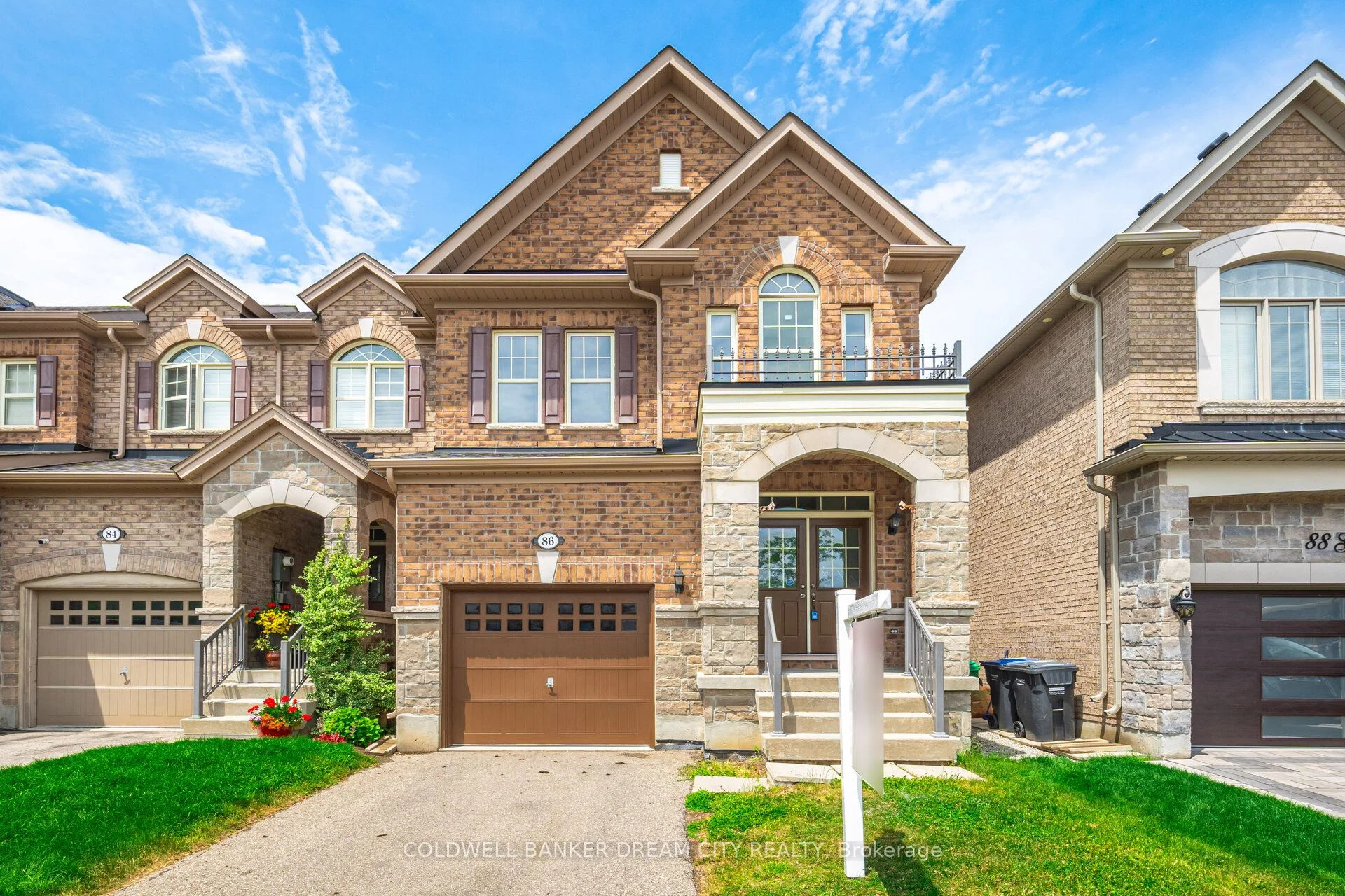 Att/Row/Townhouse in Brampton