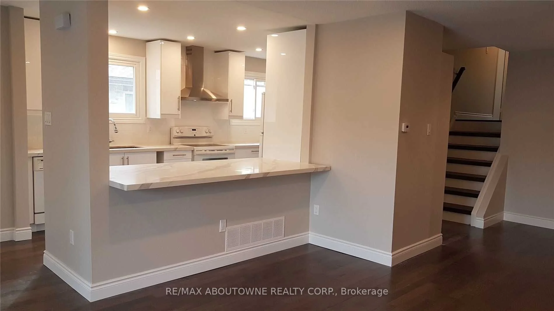 2499 Cobbinshaw Circle upper, Mississauga, ON L5N 2G2