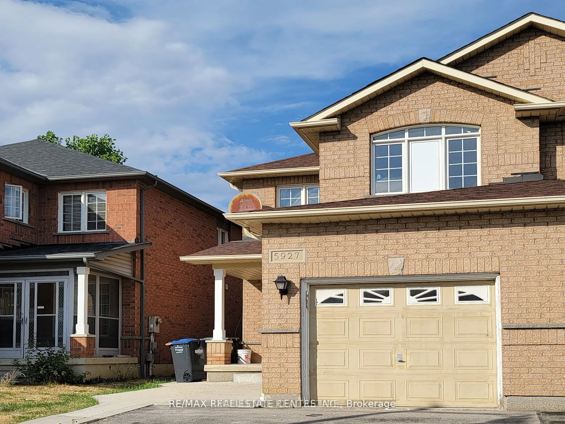 5927 Stonebriar Crescent, Mississauga, On L5v 2t8