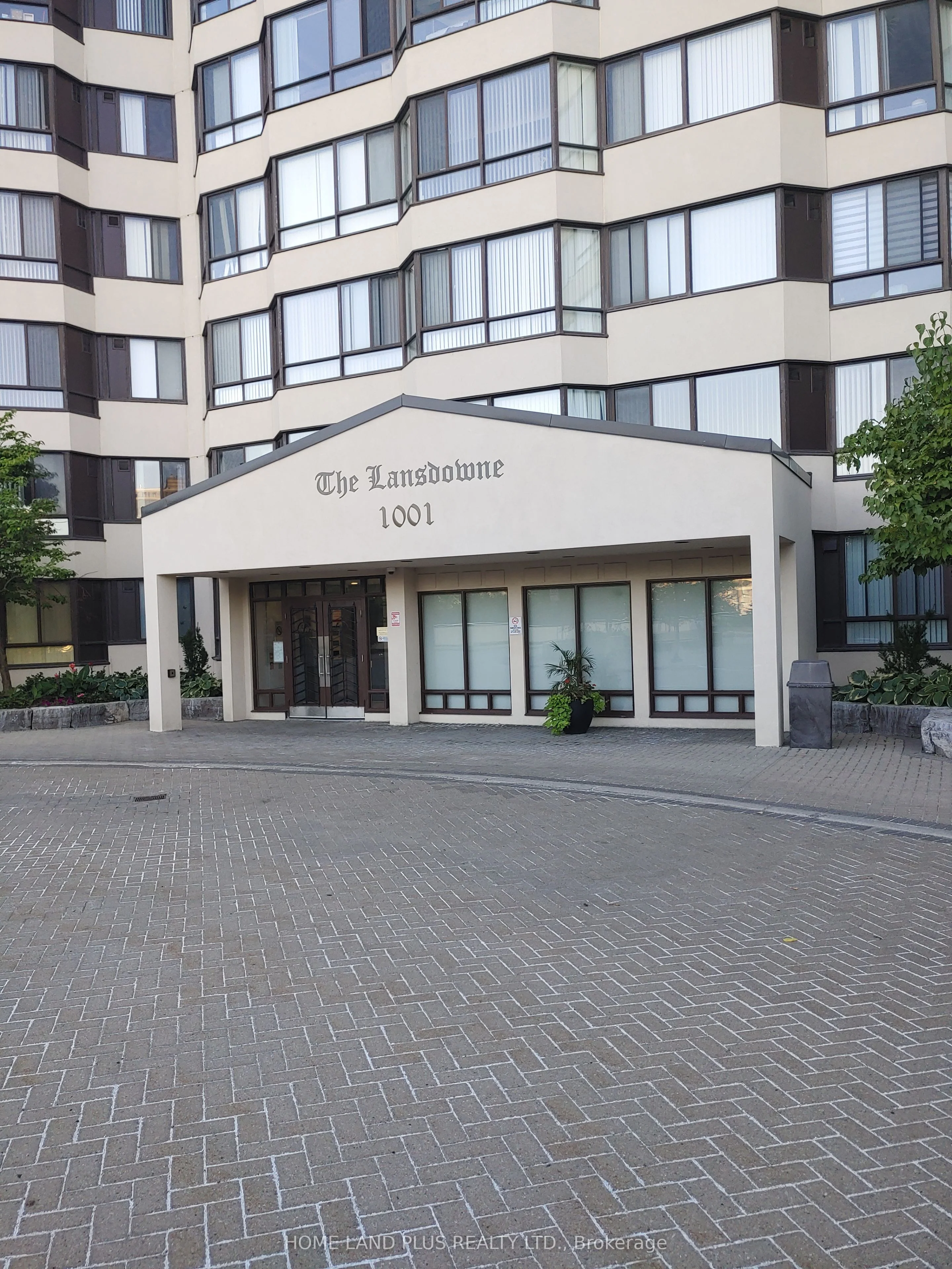 1001 Cedarglen Gate 503, Mississauga, ON L5C 4R2
