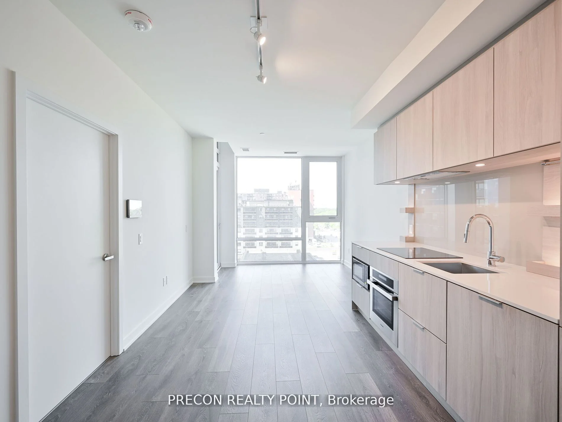 28 Ann Street 617, Mississauga, On L5g 3g1