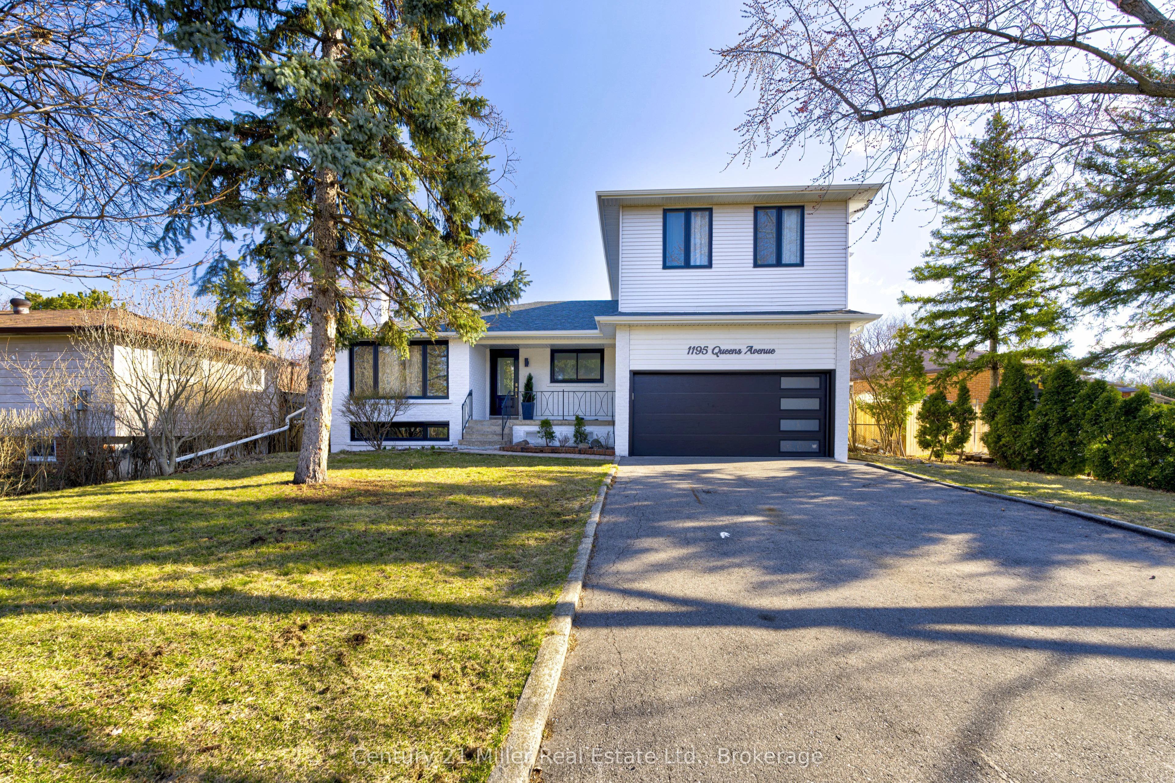 Detached in Oakville