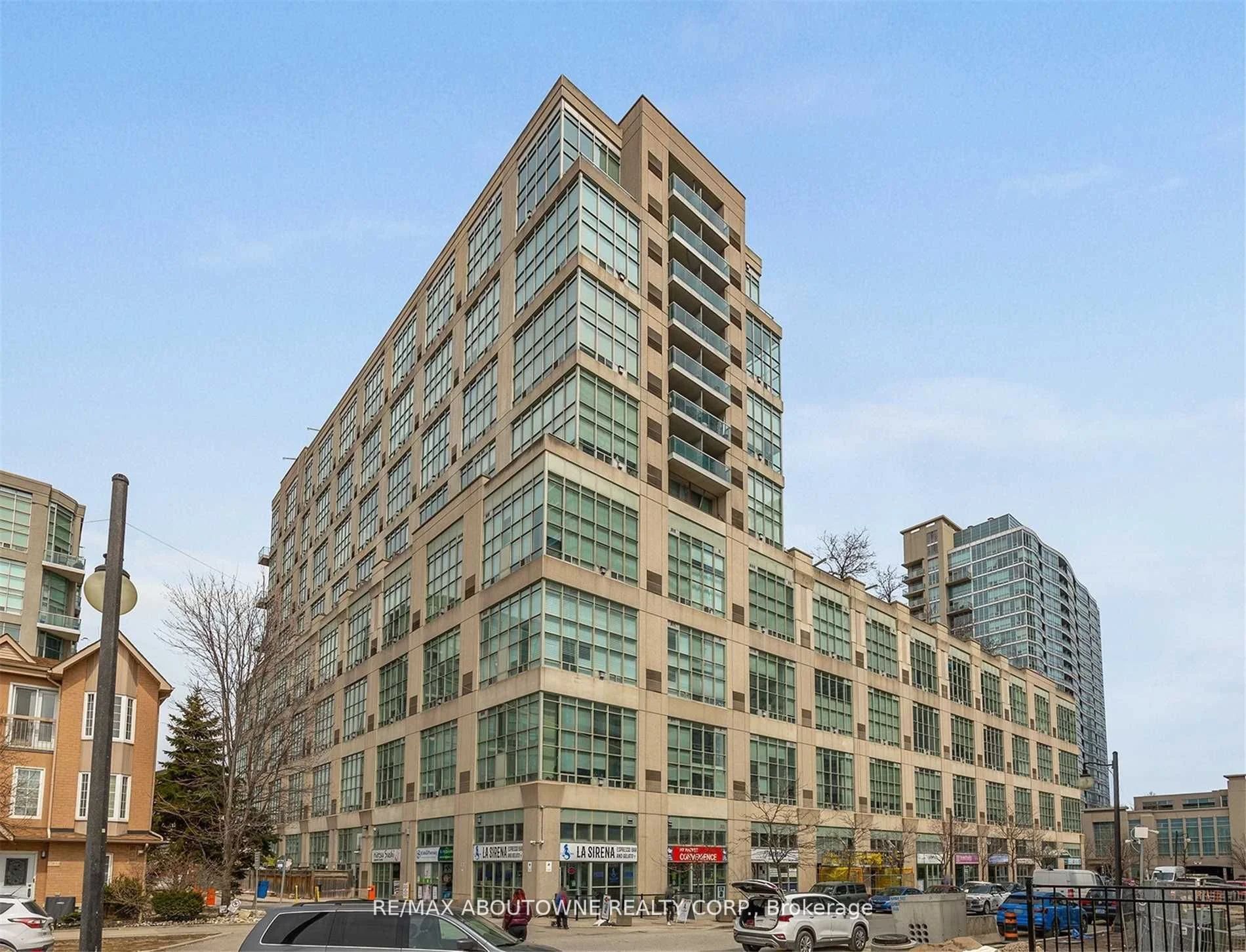 250 Manitoba Street 814, Toronto W06, On M8y 4g8