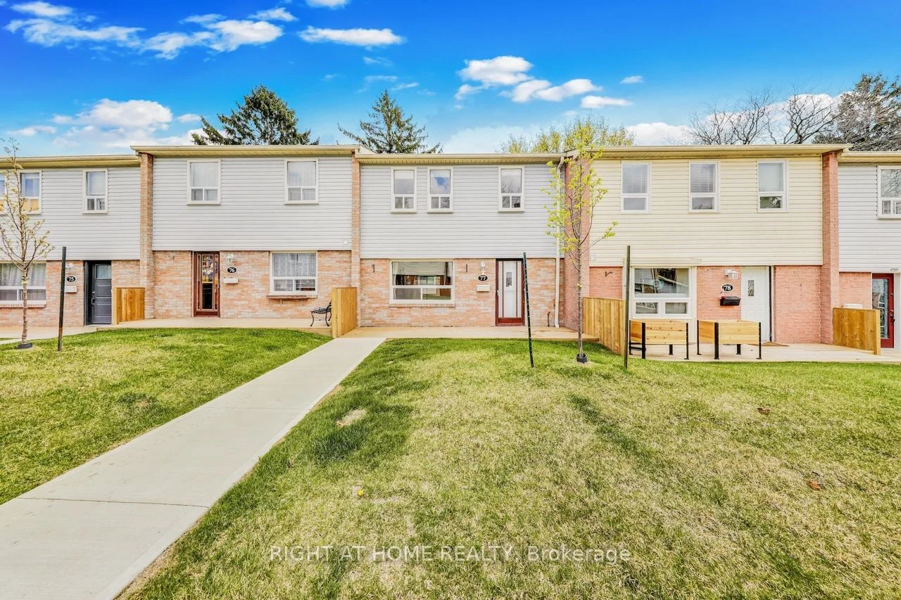 Condo Townhouse in Mississauga