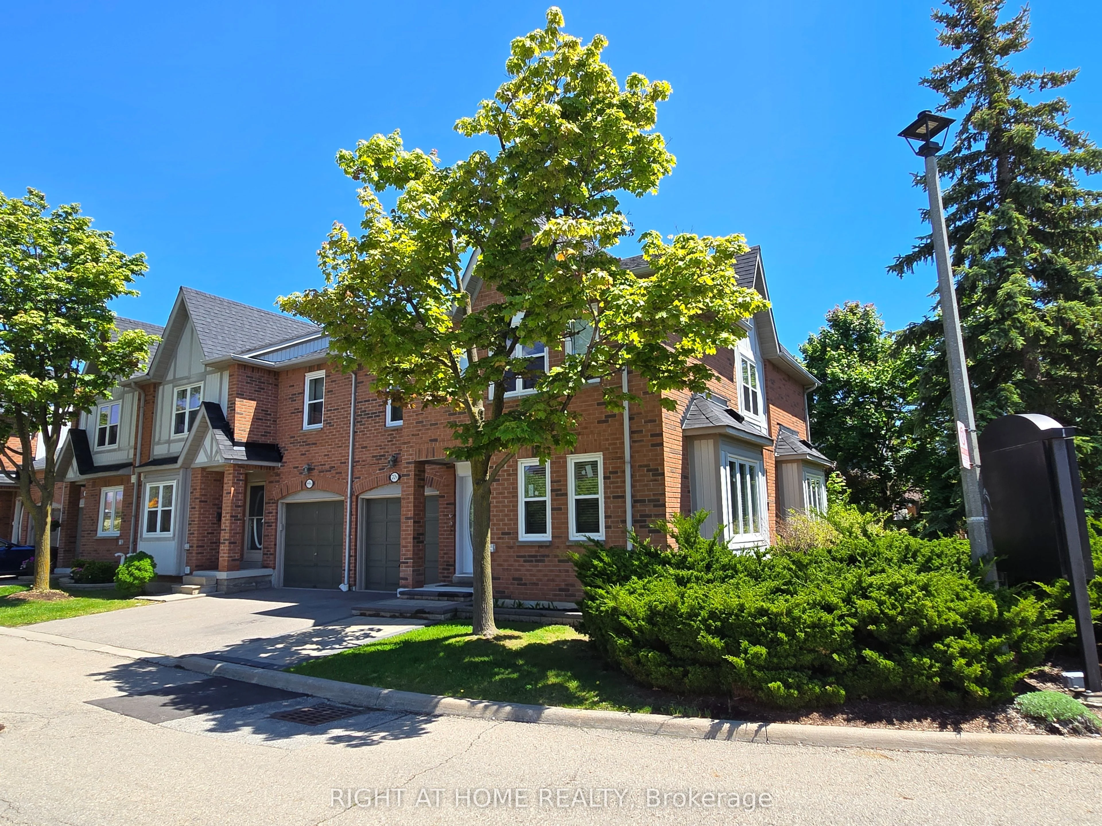 5865 Dalebrook Crescent 70b, Mississauga, On L5m 5x1