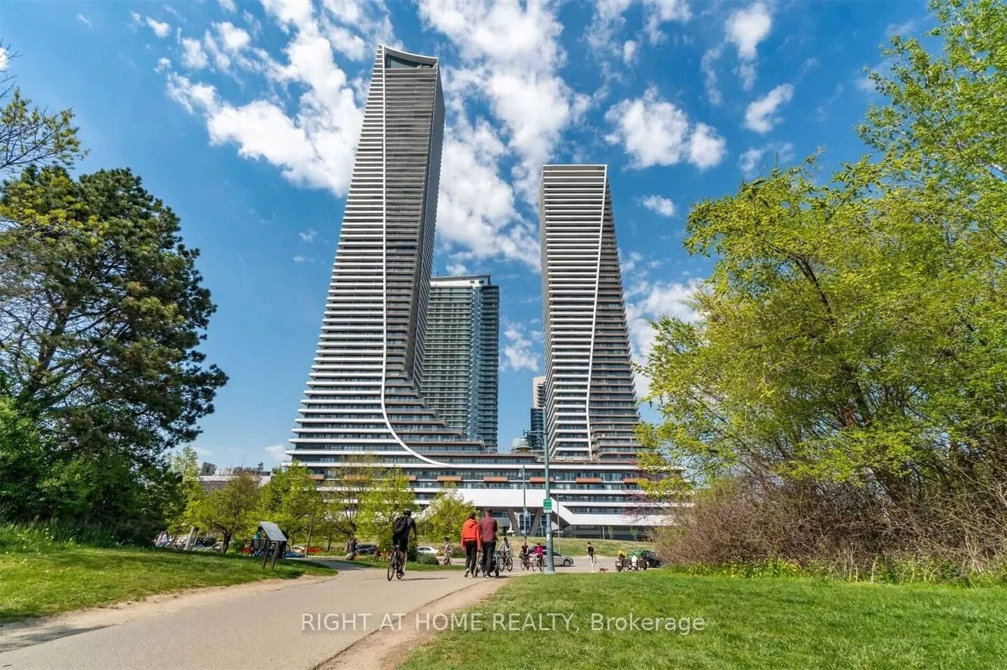 30 Shore Breeze Drive 431, Toronto W06, ON M8V 0J1