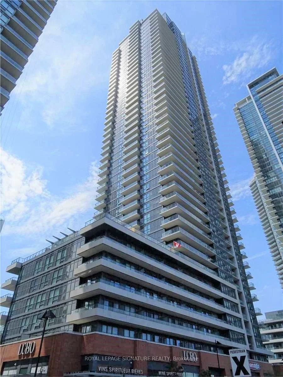 2220 Lake Shore Boulevard W 3203, Toronto W06, ON M8Y 0C1