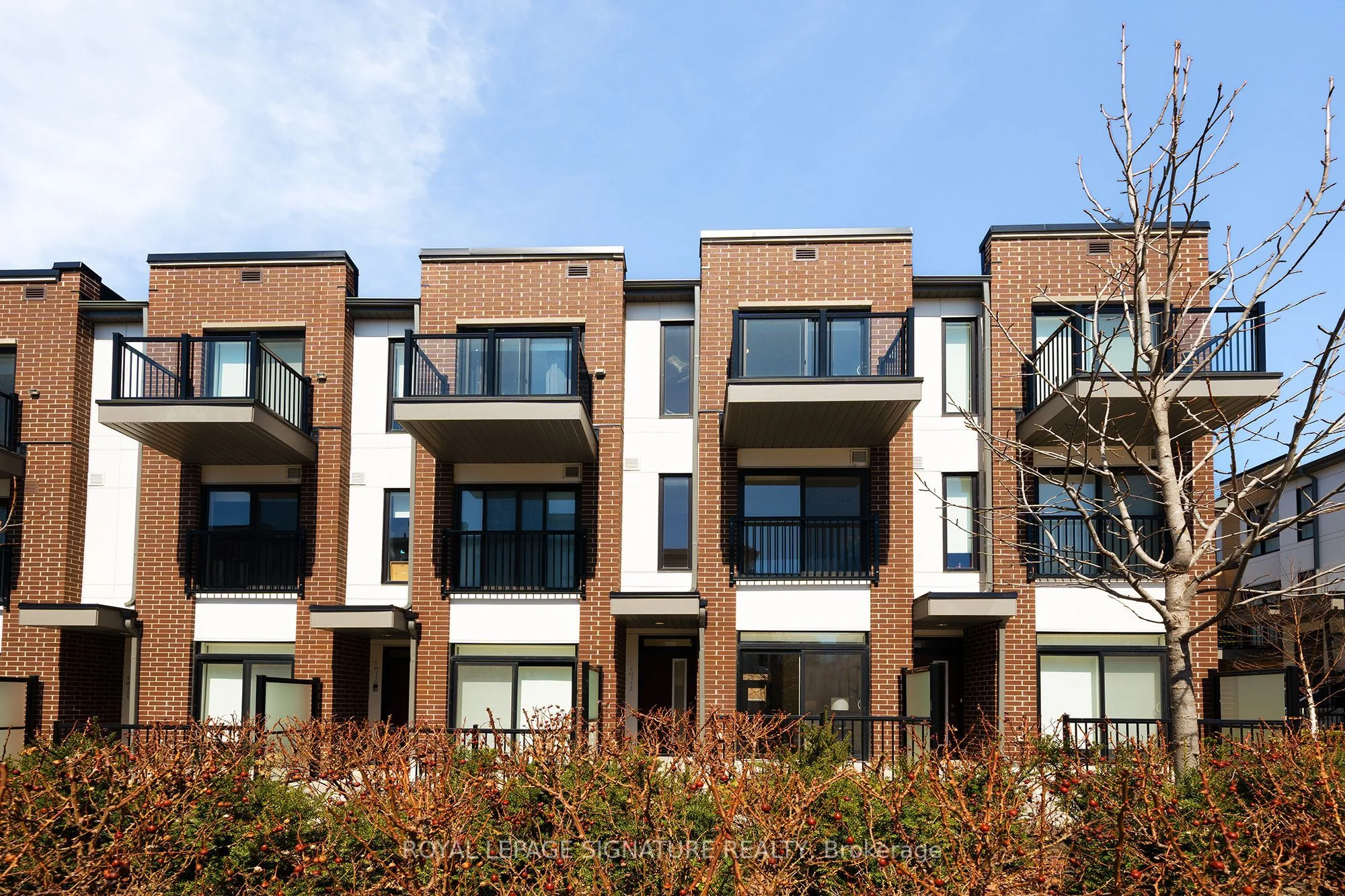 110 Canon Jackson Drive F113, Toronto W04, ON M6M 0C1