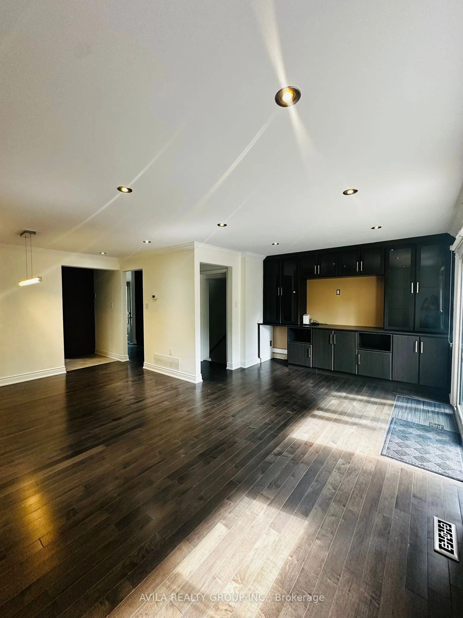 1050 Shawnmarr Road 137, Mississauga, ON L5H 3V1