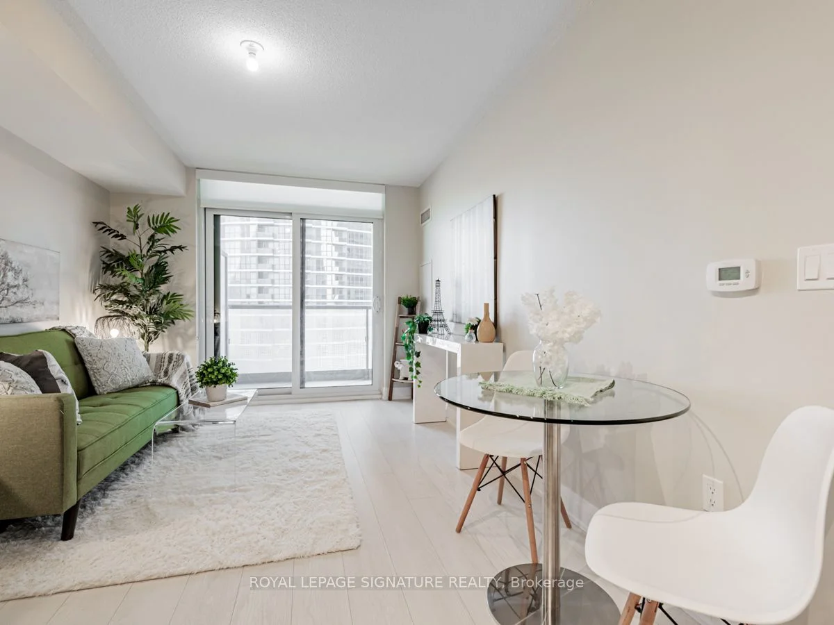 Condo Apartment in Toronto