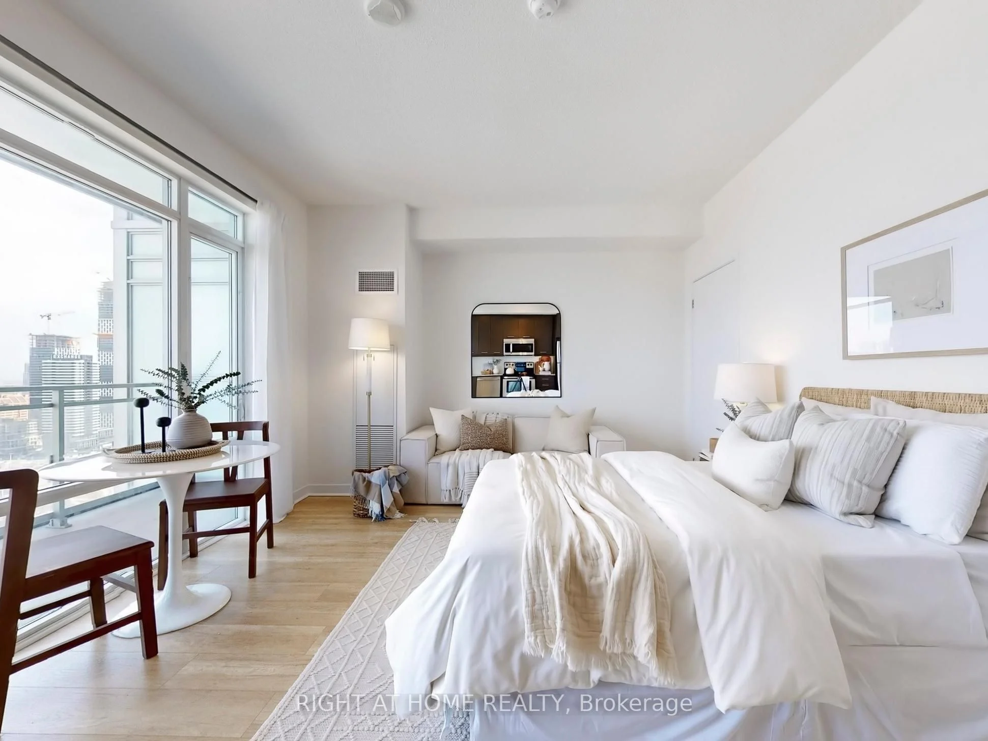 360 Square One Drive 2601, Mississauga, ON L5B 0G7