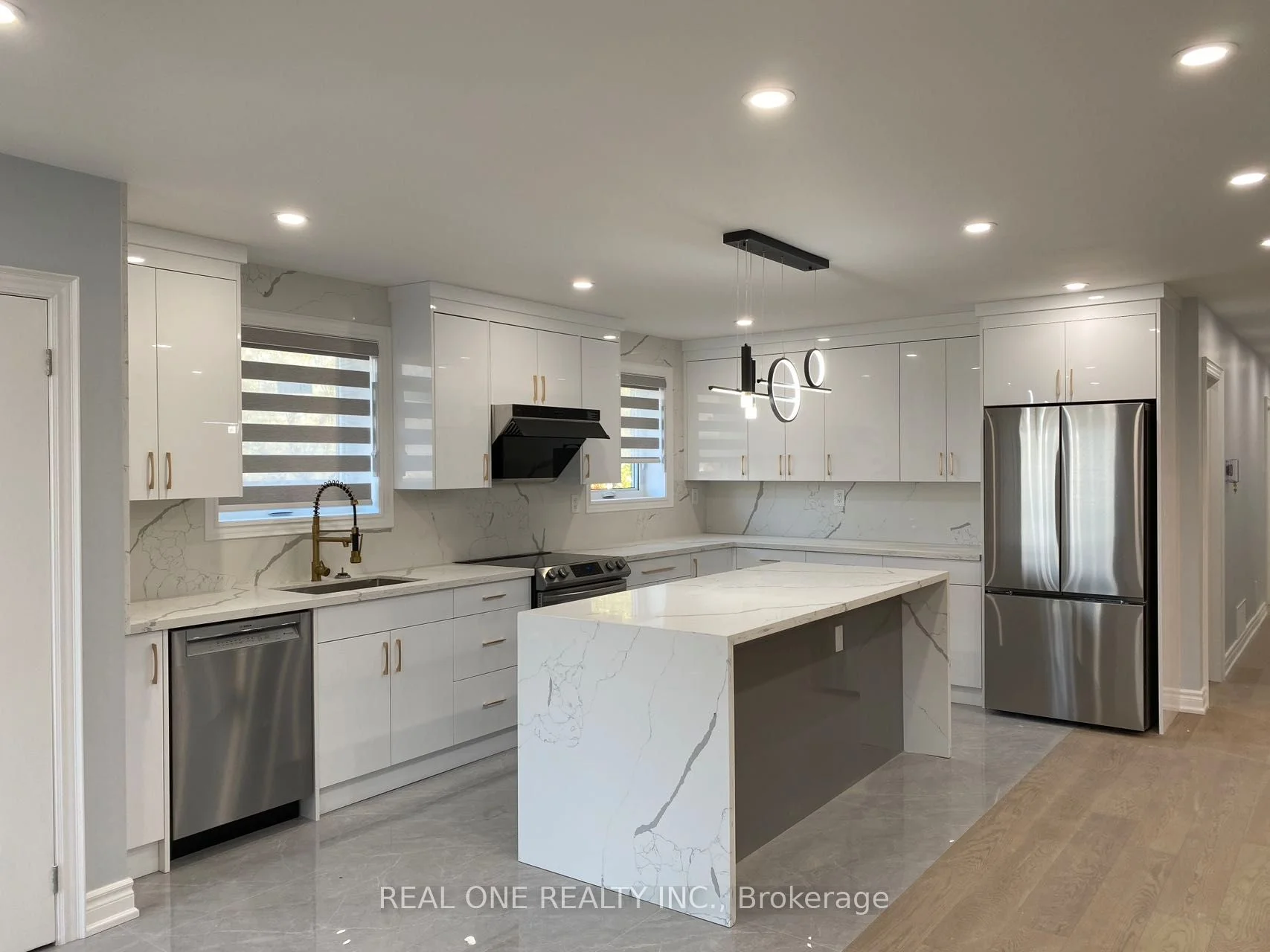 1186 Shadeland Drive Single room with bathroom, Mississauga, ON L5C 1P4