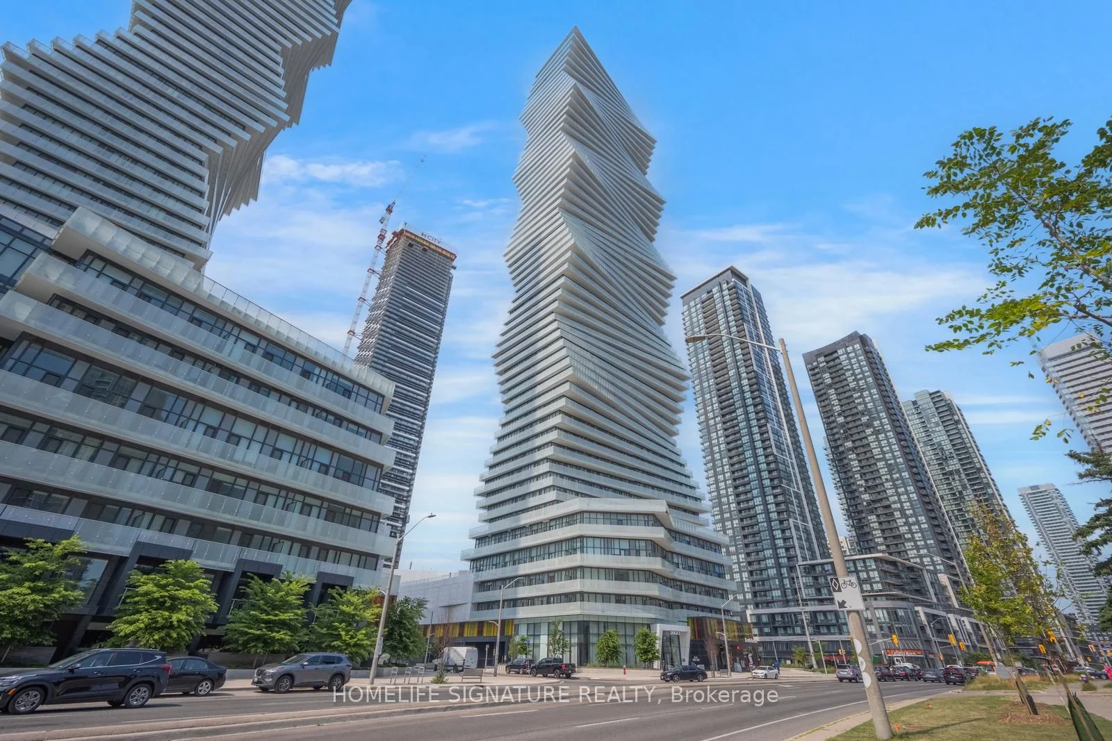 3900 Confederation Parkway 3210, Mississauga, ON L5B 0M3