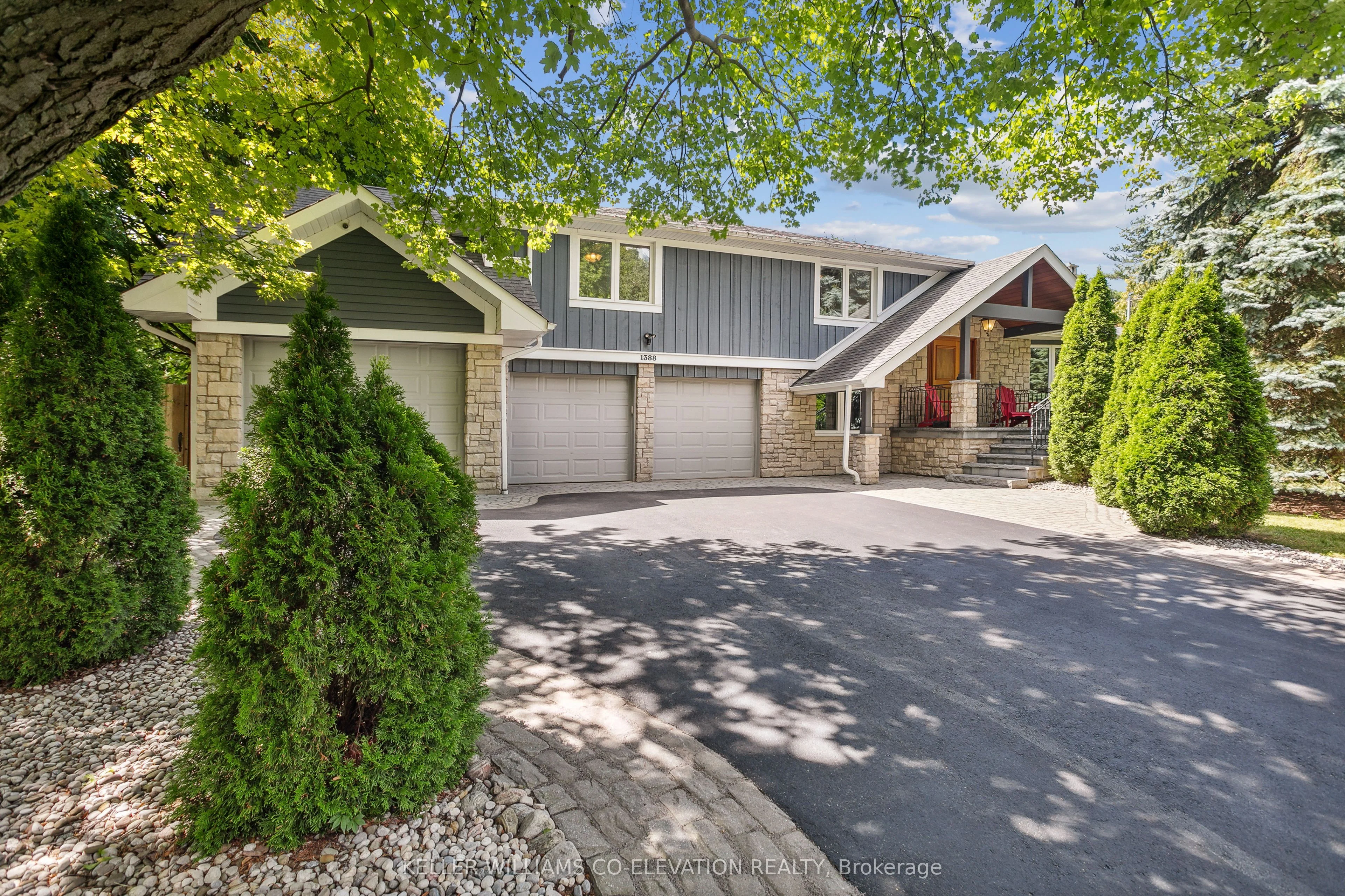 1388 Shadowa Road, Mississauga, ON L5H 2N7