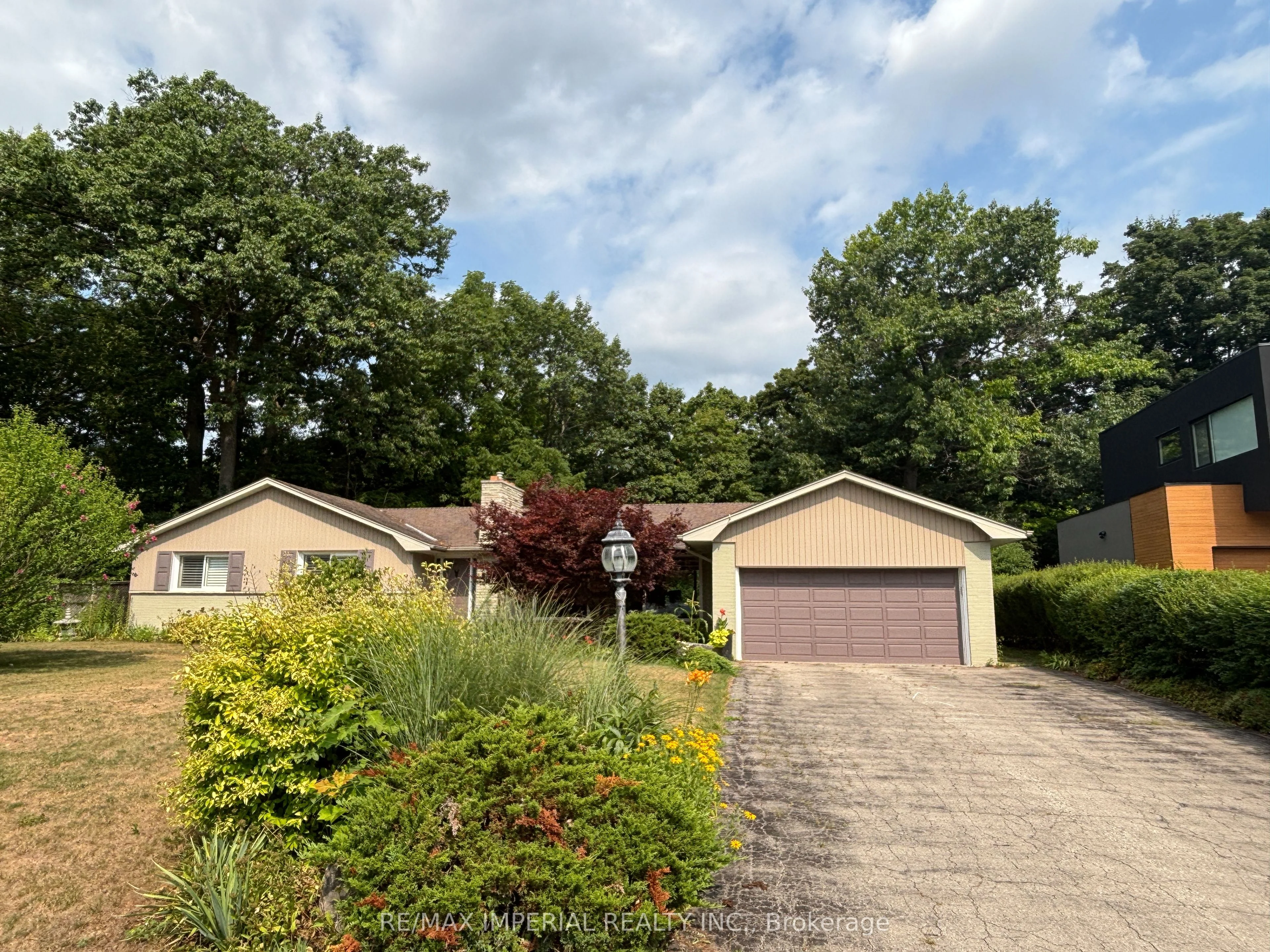 89 Rancliffe Road, Oakville, ON L6H 1B1