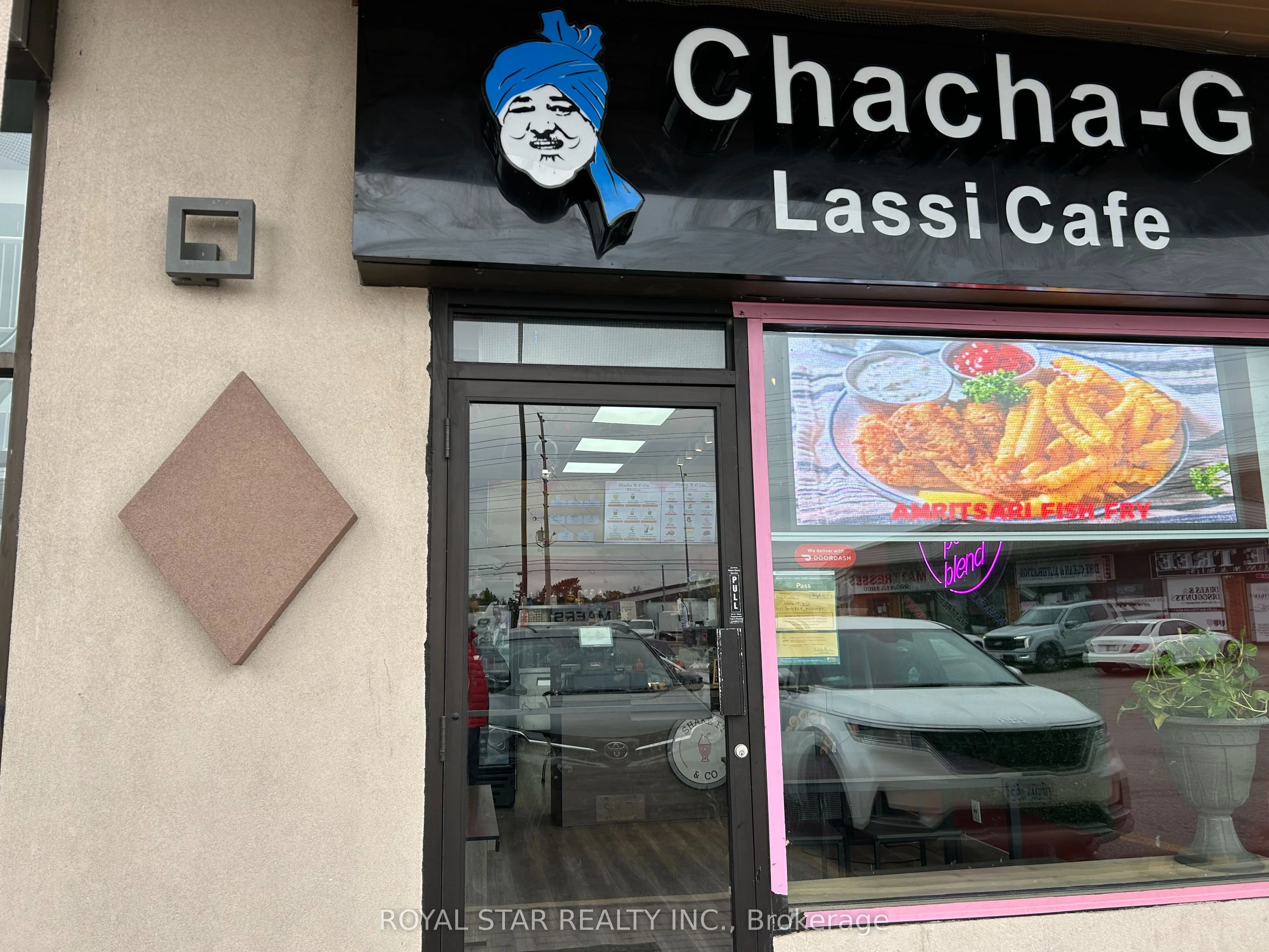 3427 Derry Road E, Mississauga, ON L4T 1A8