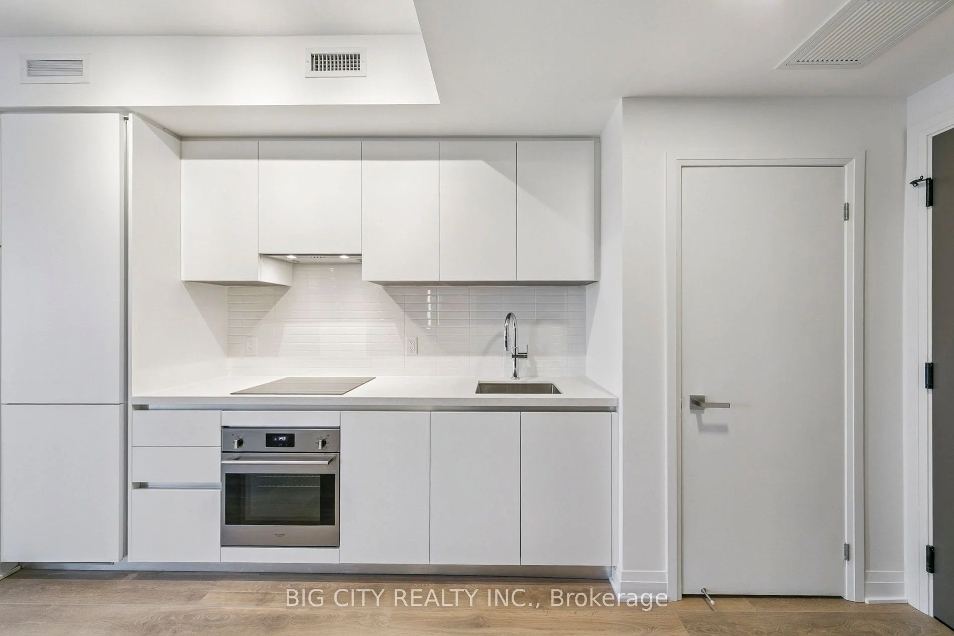 4015 The Exchange 1408, Mississauga, ON L5B 0N9
