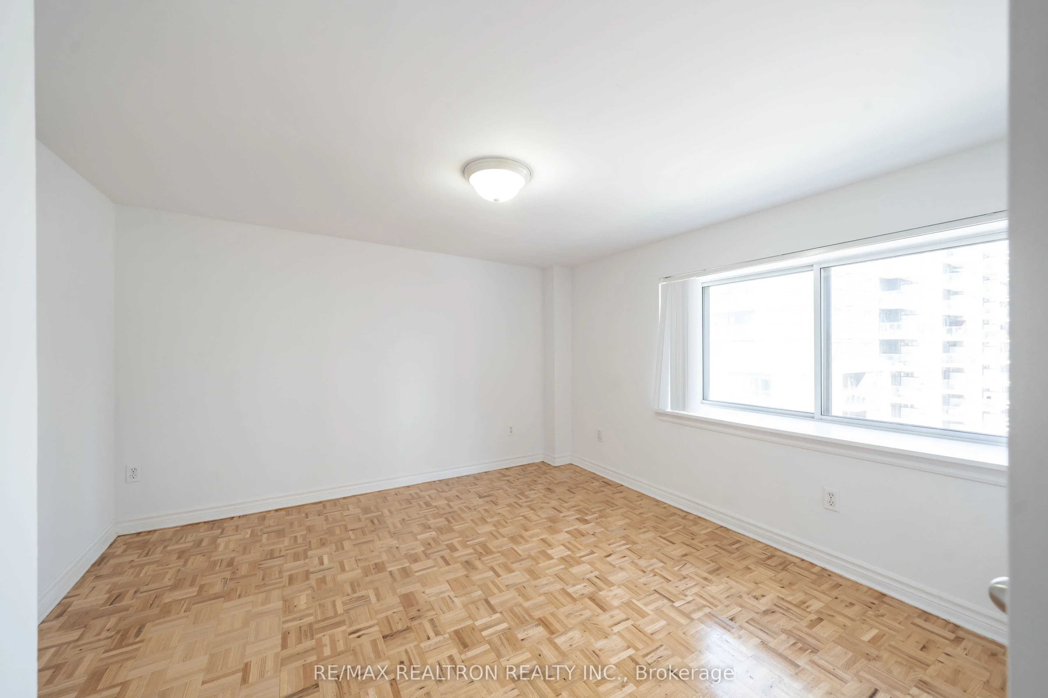 1407 Dupont Street 208, Toronto W02, ON M6H 4J7