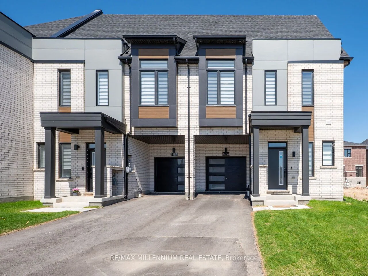 Att/Row/Townhouse in Oakville