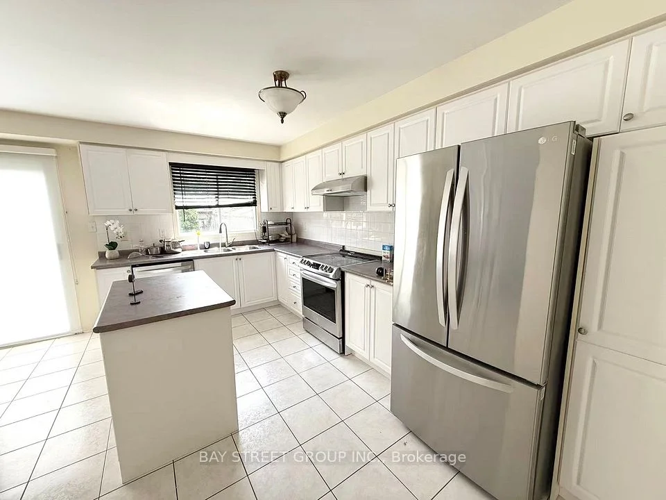 Upper 3114 Wheatstone Avenue, Mississauga, ON L5B 4J5