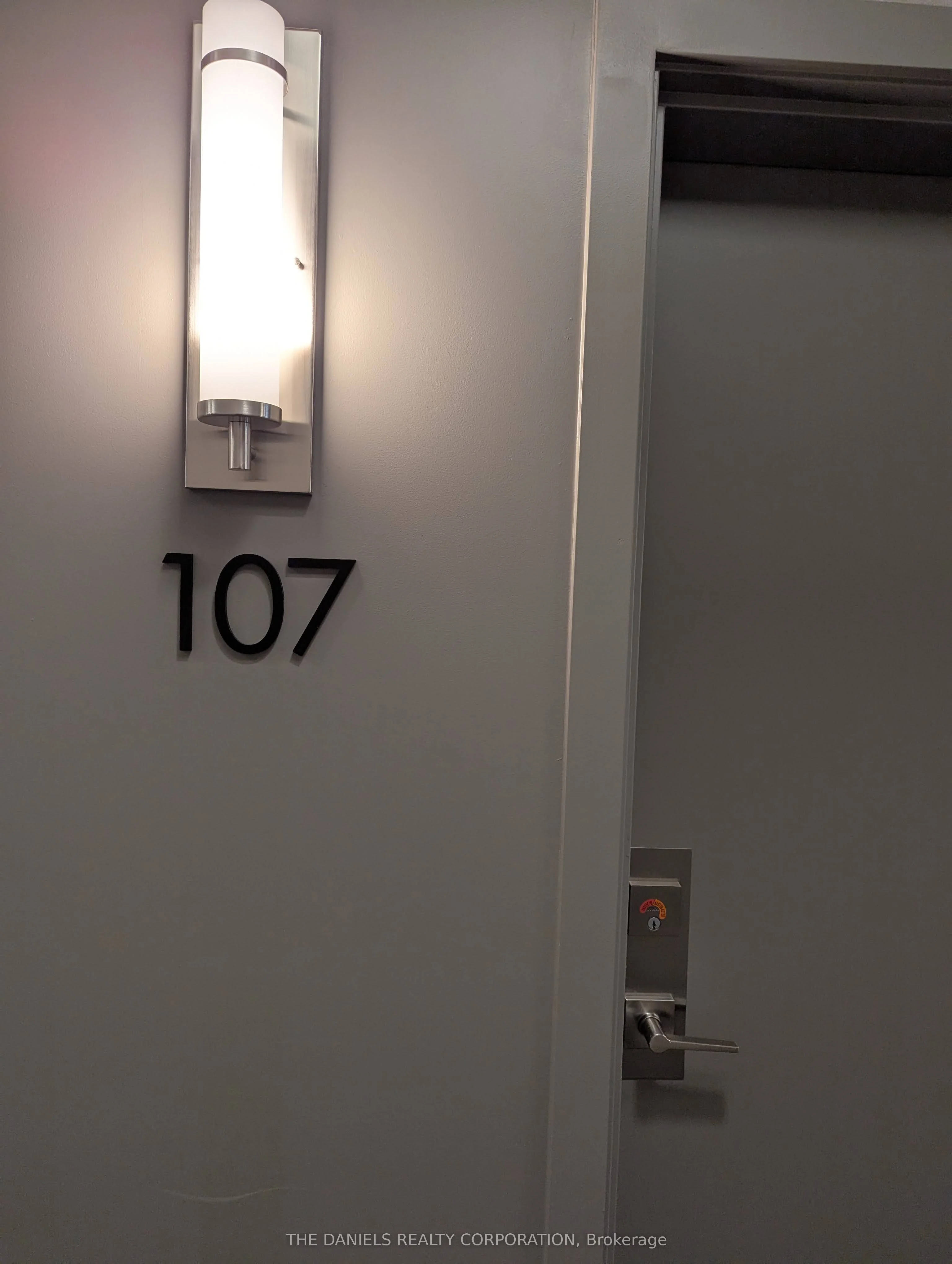 135 Canon Jackson Drive 107, Toronto W04, ON M6M 0C3