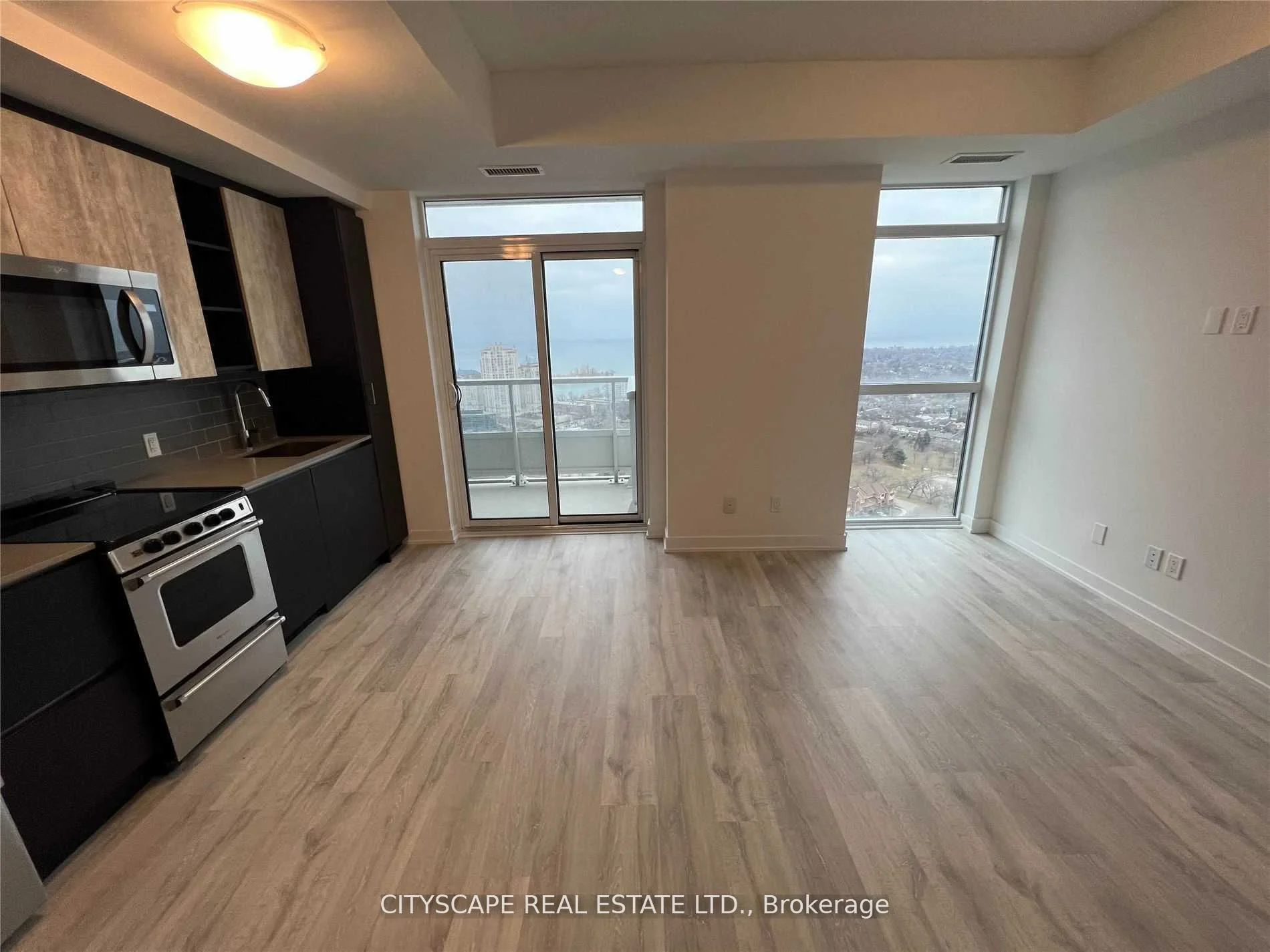 251 Manitoba Street 2806, Toronto W06, On M8y 0c7