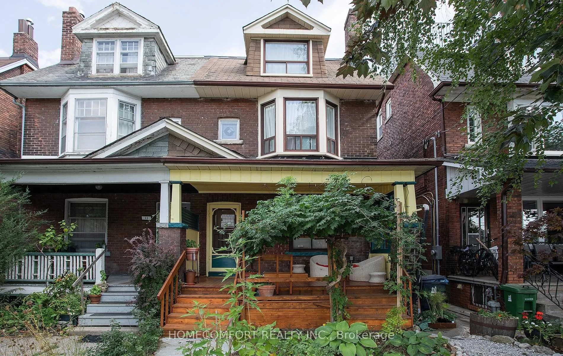 11 Pauline Avenue Lower, Toronto W02, ON M6H 3M7