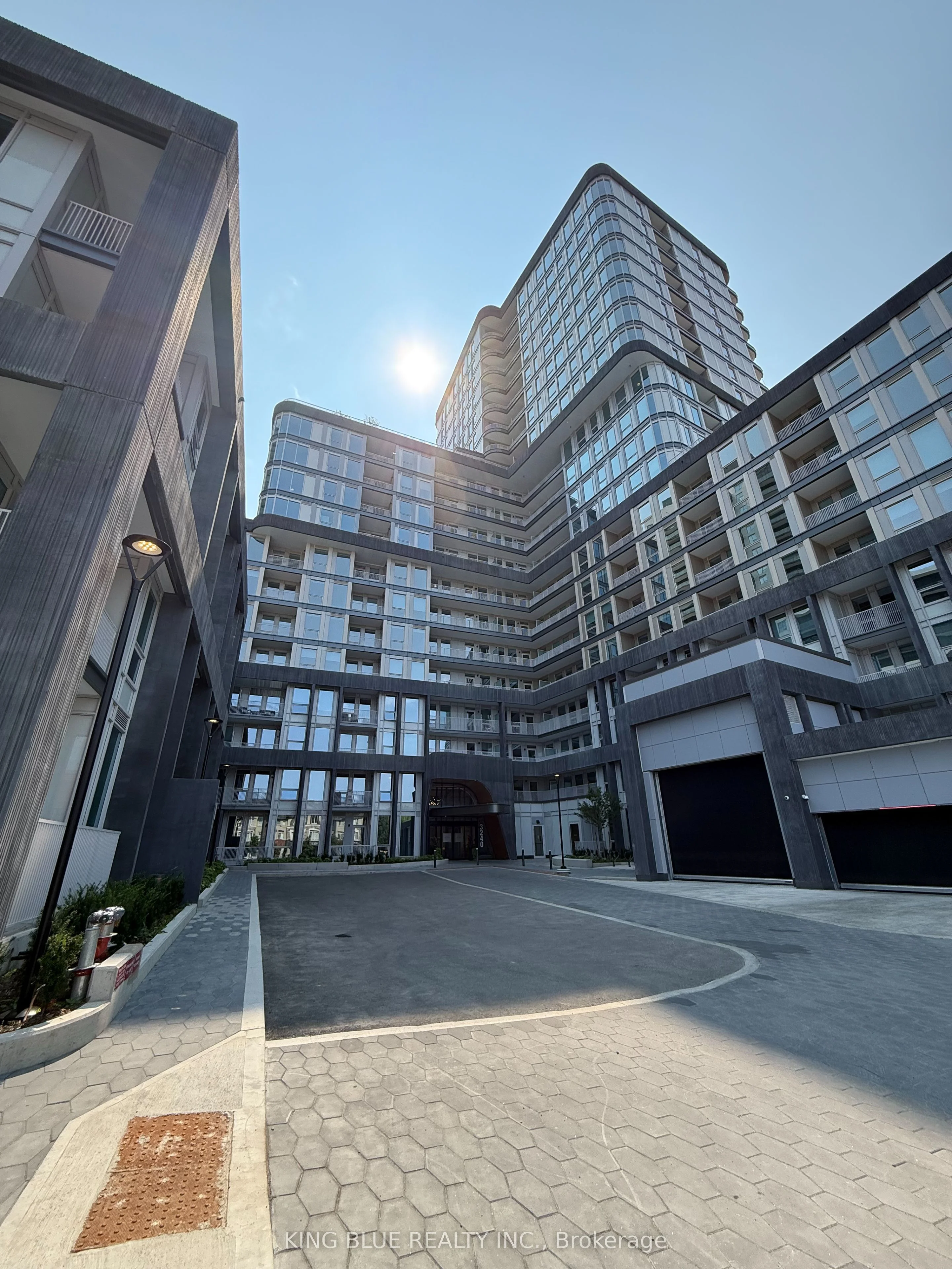 3240 William Coltson Avenue 503, Oakville, ON L6H 0X1