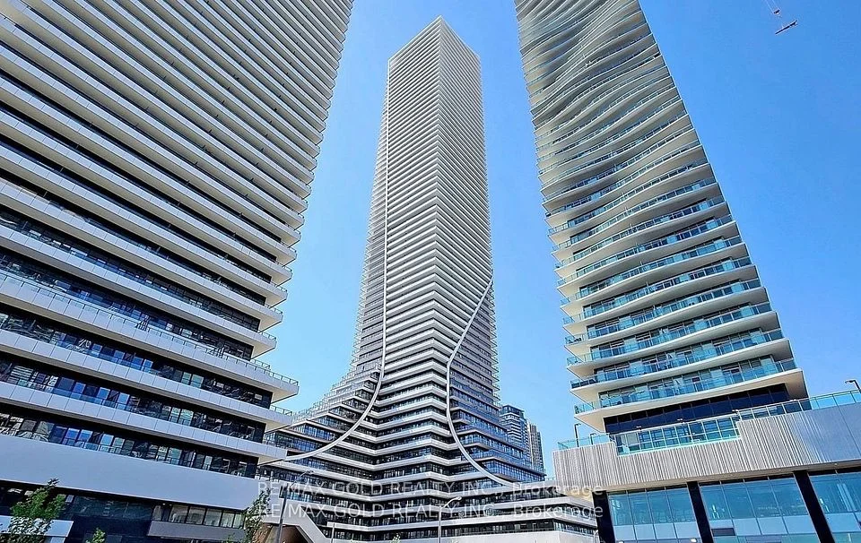 30 Shore Breeze Drive 5204, Toronto W06, ON M8V 0J1